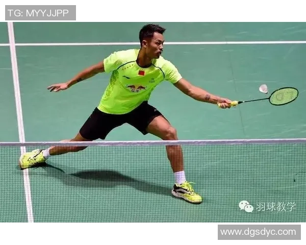 成都羽毛球队边路渗透打法深度解析与战术应用探讨 成都羽毛球队边路渗透打法深度解析与战术应用探讨